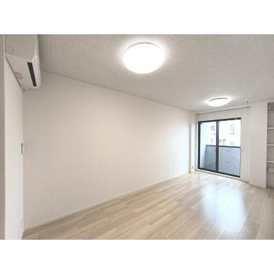 マクリー　ムーア 105【管理NO：1-027849601-01050】 ★家具家電は申し込み後に搬入します★の物件画像