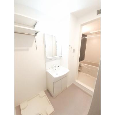 ＣＬＯＶＥ　ー　Ⅱ 103【管理NO：1-027114102-01030】 ★家具家電は申し込み後に搬入します★の物件画像