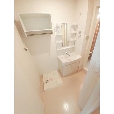 ジェントリー　Ｂ 102【管理NO：1-022671202-01020】 ★家具家電は申し込み後に搬入します★の物件画像