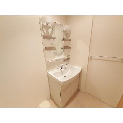 ドラゴン　フラワー 101【管理NO：1-018909401-01010】 ★家具家電は申し込み後に搬入します★ ★2026年08月中旬入居可能★の物件画像