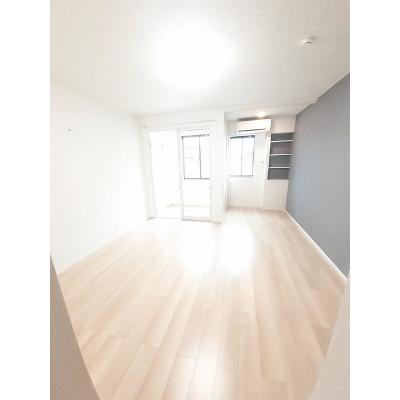 ＣＬＯＶＥ　ー　Ⅱ 101【管理NO：1-027114102-01010】 ★家具家電は申し込み後に搬入します★の物件画像