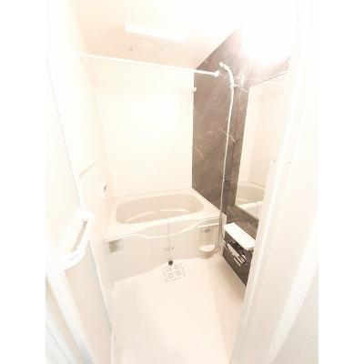 ＣＬＯＶＥ　ー　Ⅱ 101【管理NO：1-027114102-01010】 ★家具家電は申し込み後に搬入します★の物件画像