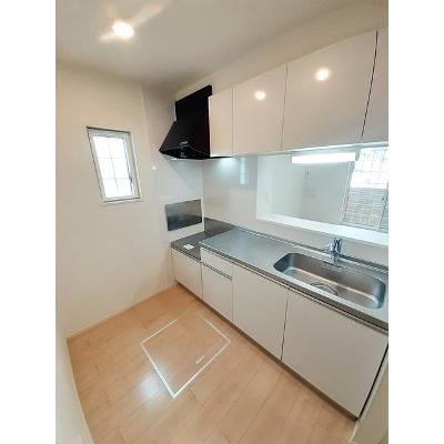 フルハウス 102【管理NO：1-022369701-01020】 ★家具家電は申し込み後に搬入します★の物件画像