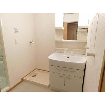 グレース・ガーデンⅢ 203【管理NO：1-013046303-02030】 ★家具家電は申し込み後に搬入します★の物件画像