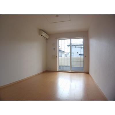 メープルツリー 103【管理NO：1-016933001-01030】 ★家具家電は申し込み後に搬入します★の物件画像