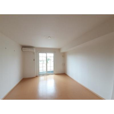 リバーサイド 102【管理NO：1-015310401-01020】 ★家具家電は申し込み後に搬入します★の物件画像