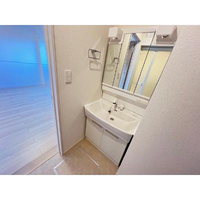 ライザガーデン 203【管理NO：1-028381601-02030】 ★家具家電は申し込み後に搬入します★の物件画像
