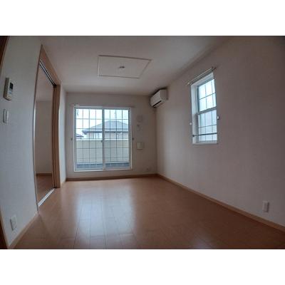 メープルツリー 201【管理NO：1-016933001-02010】 ★家具家電は申し込み後に搬入します★の物件画像