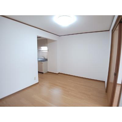 サンフラワ－２４ 102【管理NO：1-007463701-01020】 ★家具家電は申し込み後に搬入しますの物件画像