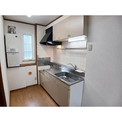サンフラワ－２４ 102【管理NO：1-007463701-01020】 ★家具家電は申し込み後に搬入しますの物件画像