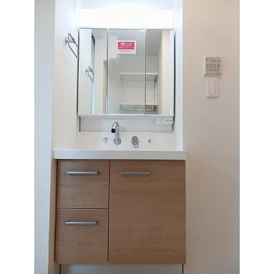 シャトーブランシェ　Ⅴ 101【管理NO：1-027124401-01010】 ★家具家電は申し込み後に搬入しますの物件画像