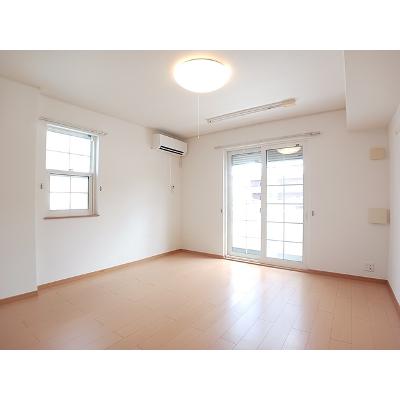 フローラ・スクエア 101【管理NO：1-015442501-01010】 ★家具家電は申し込み後に搬入します★の物件画像