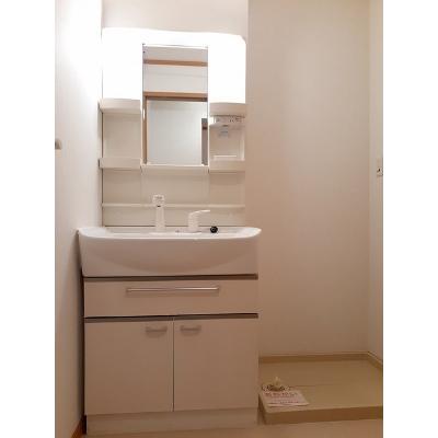 レジデンストーリン 105【管理NO：1-013240601-01040】 ★家具家電は申し込み後に搬入します★の物件画像