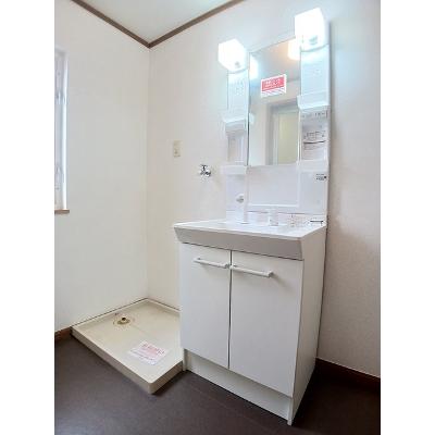カトレア 103【管理NO：1-009388501-01030】 ★家具家電は申し込み後に搬入します★の物件画像
