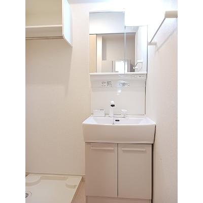 カーベナ 103【管理NO：1-023997901-01030】 ★家具家電は申し込み後に搬入します★の物件画像