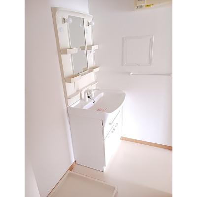 ポワール 201【管理NO：1-012693001-02010】 ★家具家電は申し込み後に搬入します★の物件画像
