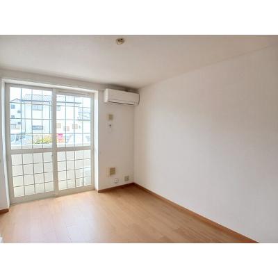 ロンジャルダンⅠ 102【管理NO：1-012568801-01020】 ★家具家電は申し込み後に搬入します★の物件画像