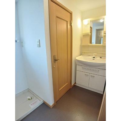 ロンジャルダンⅠ 102【管理NO：1-012568801-01020】 ★家具家電は申し込み後に搬入します★の物件画像