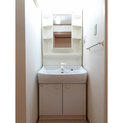 シャローン　シュル 203【管理NO：1-011899501-02030】 ★家具家電は申し込み後に搬入します 2026年08月下旬入居可能の物件画像