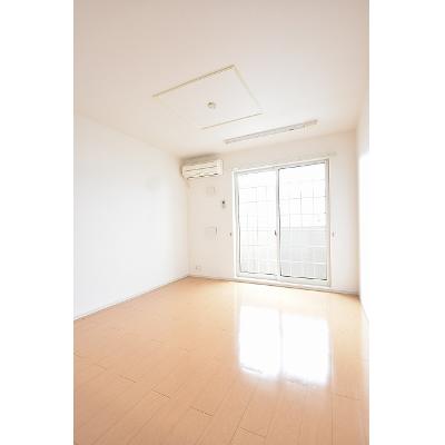 カーサ・ミーレ 103【管理NO：1-017167601-01030】 ★家具家電は申し込み後に搬入します★の物件画像