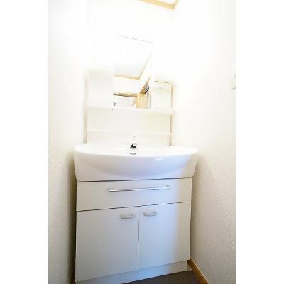 サンシャイン　タウン 201【管理NO：1-012871101-02010】 ★家具家電は申し込み後に搬入しますの物件画像