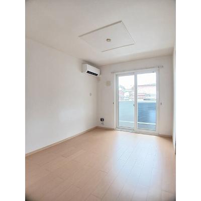 エアリー 105【管理NO：1-015703301-01040】 ★家具家電は申し込み後に搬入します★の物件画像