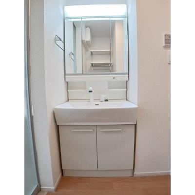 リバーサイドⅡ 105【管理NO：1-026334801-01040】 ★家具家電は申し込み後に搬入します★の物件画像