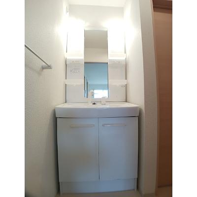 セレーノ　Ｂ 201【管理NO：1-018711702-02010】 ★家具家電は申し込み後に搬入します★の物件画像