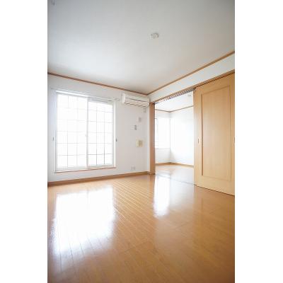 Ｆｌｏｗｅｒ 205【管理NO：1-014308501-02040】 ★家具家電は申し込み後に搬入します★の物件画像