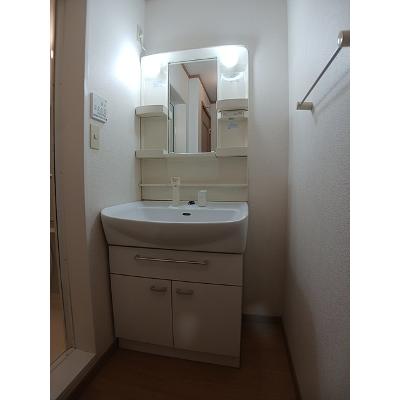 クレメント 101【管理NO：1-012987601-01010】 ★家具家電は申し込み後に搬入します★の物件画像