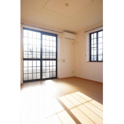 プリマベーラ 205【管理NO：1-012126801-02040】 ★家具家電は申し込み後に搬入します★の物件画像