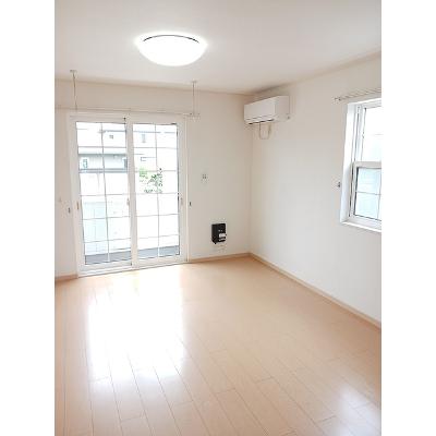 ハリウッドパレス 105【管理NO：1-016040401-01040】 ★家具家電は申し込み後に搬入します★の物件画像