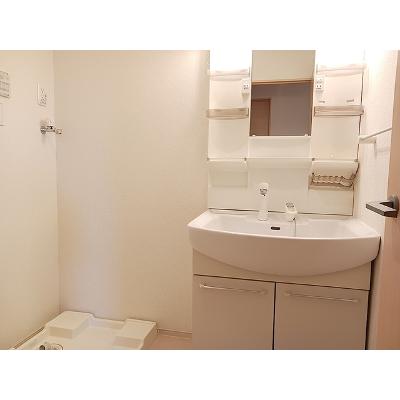 ドルフ・レーベン　Ⅲ 201【管理NO：1-019511701-02010】 ★家具家電は申し込み後に搬入しますの物件画像