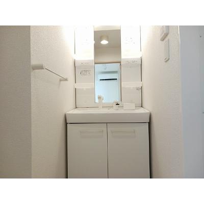 エクセル 206【管理NO：1-018675801-02050】 ★家具家電は申し込み後に搬入します★の物件画像