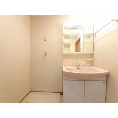 グラン・シャリオ 203【管理NO：1-007999101-02030】 ★家具家電は申し込み後に搬入します★の物件画像