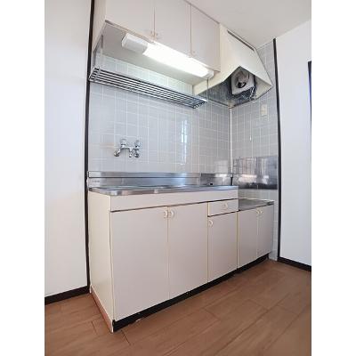 アーバンヒルズ 203【管理NO：1-004172901-02030】 ★家具家電は申し込み後に搬入します★の物件画像