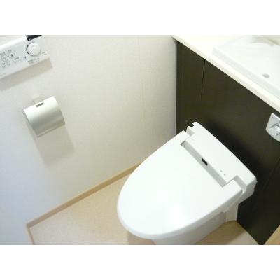 フィオーレ 201【管理NO：1-017206101-02010】 ★家具家電は申し込み後に搬入します★の物件画像