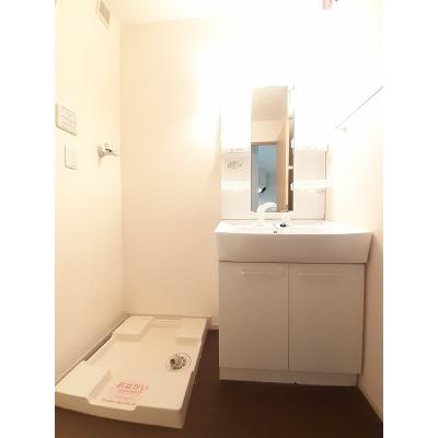 プリムローズ　Ｂ 101【管理NO：1-018489602-01010】 ★家具家電は申し込み後に搬入しますの物件画像