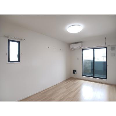 パンル 203【管理NO：1-028619901-02030】 ★家具家電は申し込み後に搬入しますの物件画像
