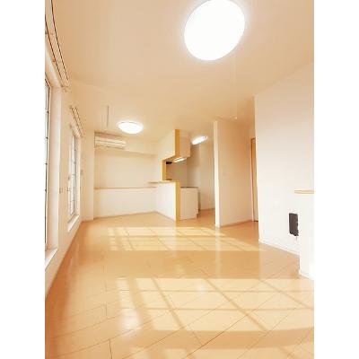 アザレア 202【管理NO：1-017749101-02020】 ★家具家電は申し込み後に搬入します 2026年07月中旬入居可能の物件画像