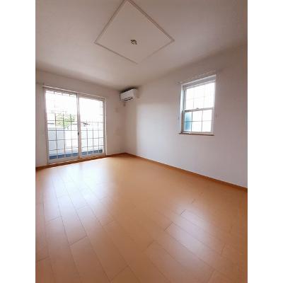 プリマヴェーラ 101【管理NO：1-015316801-01010】 ★家具家電は申し込み後に搬入しますの物件画像