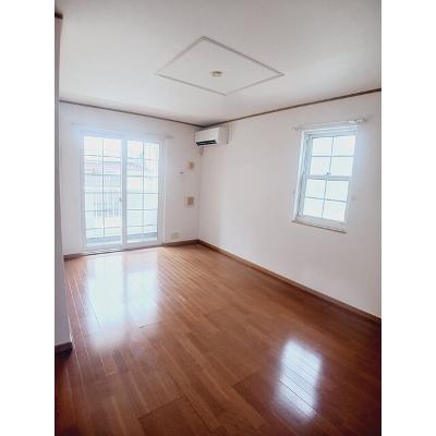 ローレル 101【管理NO：1-013331401-01010】 ★家具家電は申し込み後に搬入しますの物件画像