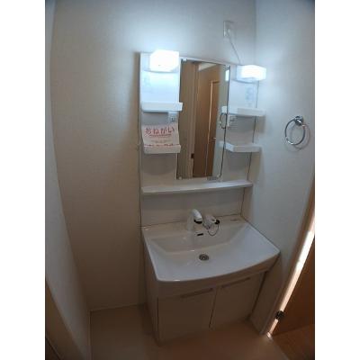 Ｒ’Ｓ－Ｚ 101【管理NO：1-023906701-01010】 ★家具家電は申し込み後に搬入しますの物件画像