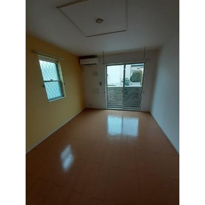 コッティ 101【管理NO：1-018445401-01010】 ★家具家電は申し込み後に搬入しますの物件画像