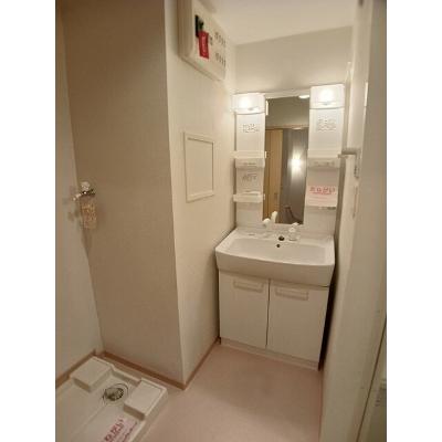 クレメント 204【管理NO：1-016619501-02040】 ★家具家電は申し込み後に搬入します★の物件画像