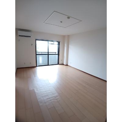 フラワープレイス 104【管理NO：1-005171401-01040】 ★家具家電は申し込み後に搬入しますの物件画像