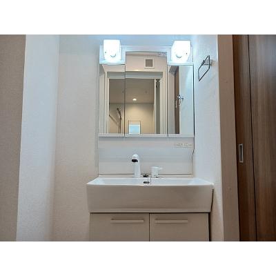 セナ 102【管理NO：1-028337901-01020】 ★家具家電は申し込み後に搬入します★の物件画像