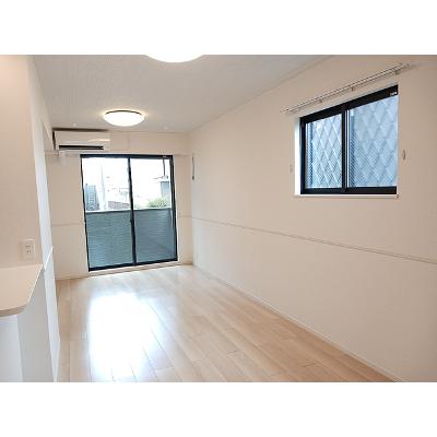 ソーレ・リデンテ 101【管理NO：1-026848101-01010】 ★家具家電は申し込み後に搬入しますの物件画像
