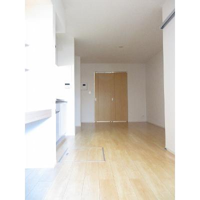 クリッター　カントリー 102【管理NO：1-021677601-01020】 ★家具家電は申し込み後に搬入します 2026年08月上旬入居可能の物件画像