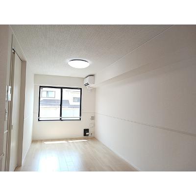 エリオス 101【管理NO：1-028224801-01010】 ★家具家電は申し込み後に搬入します★の物件画像